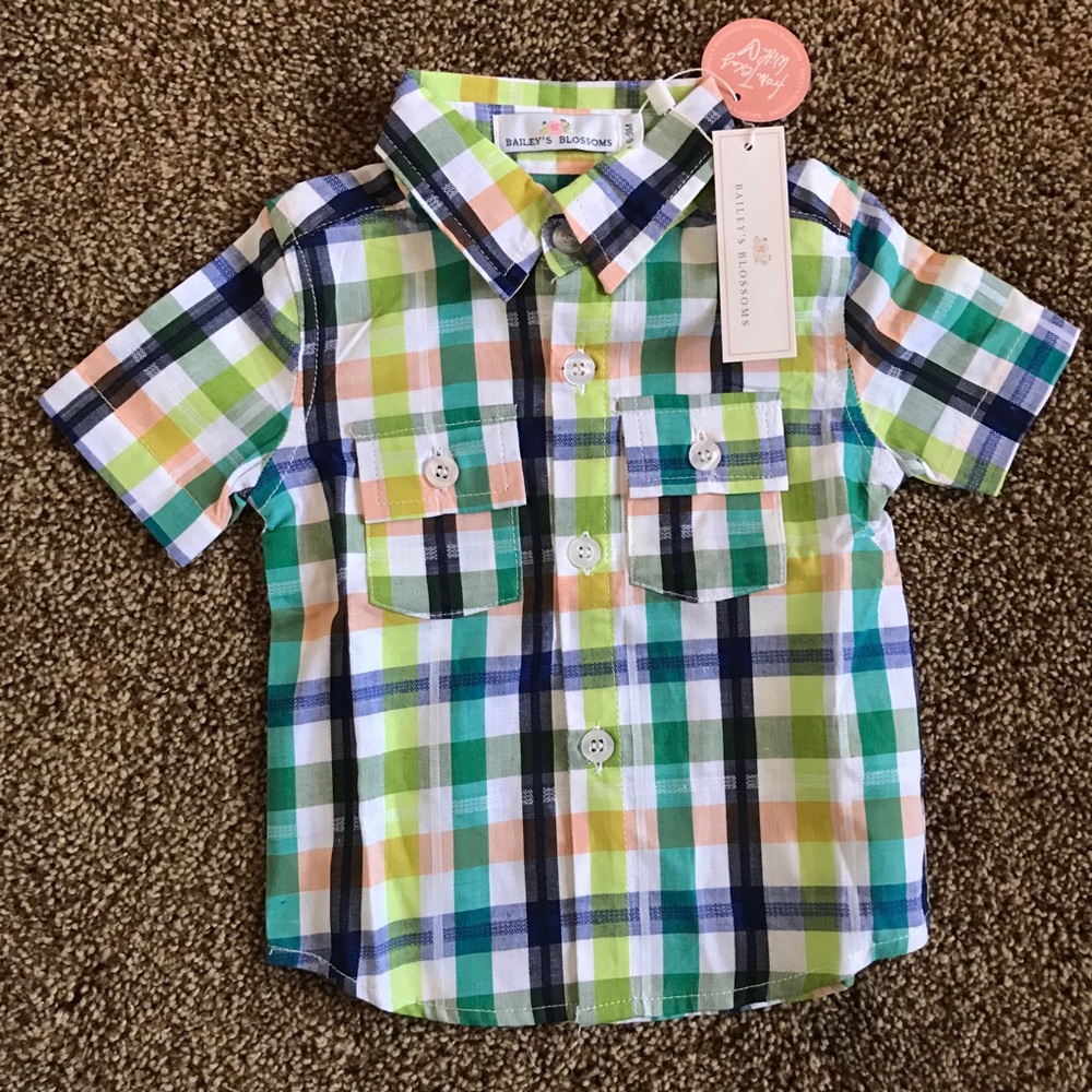 NWT Bailey’s Blossoms 🌹 Button Up Dress Shirt